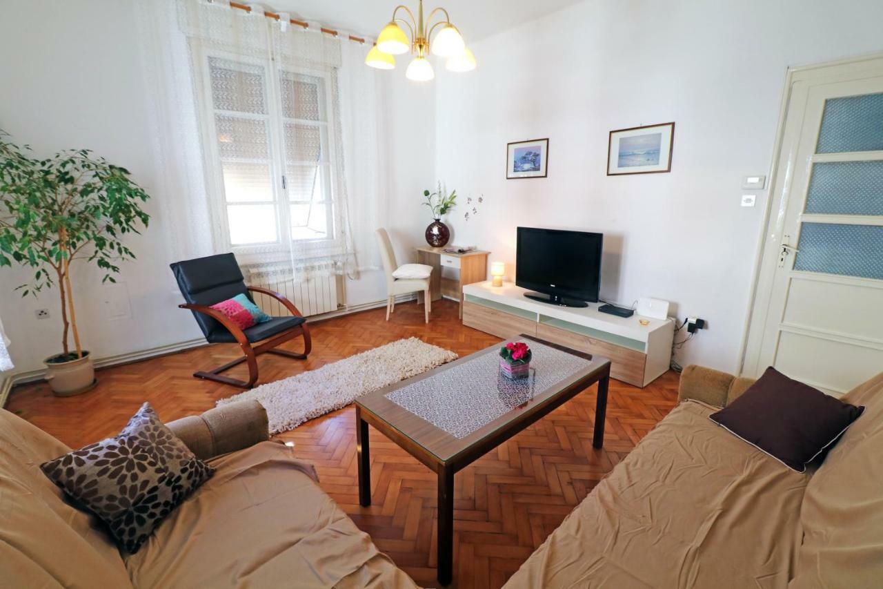 Arena Festival Apartment พูลา ภายนอก รูปภาพ